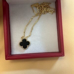 onyx clover necklace